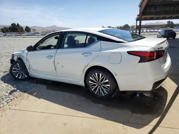 1N4BL4DV1SN385092 2025 NISSAN ALTIMA - Image 2