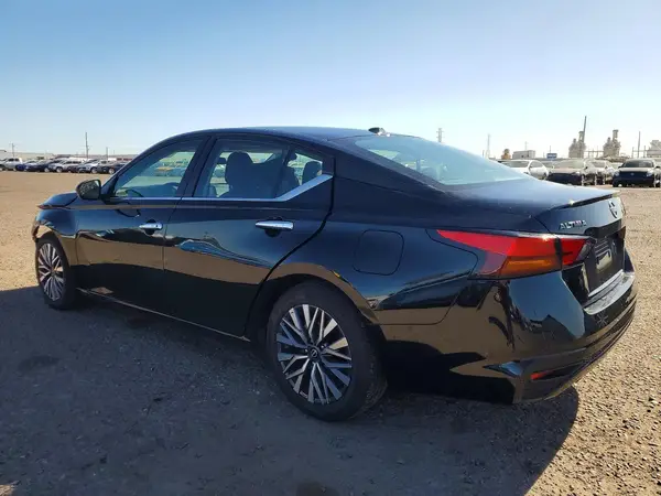 1N4BL4DV1SN385786 2025 NISSAN ALTIMA - Image 2