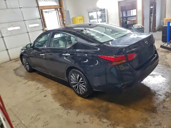 1N4BL4DV1SN387277 2025 NISSAN ALTIMA - Image 2