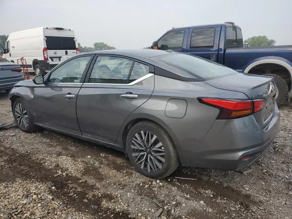 1N4BL4DV1SN388770 2025 NISSAN ALTIMA - Image 2