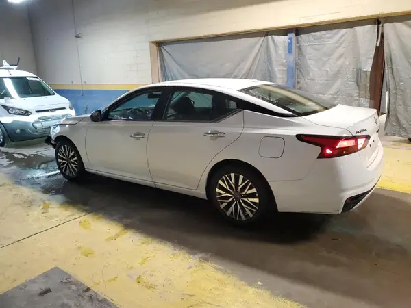 1N4BL4DV1SN395184 2025 NISSAN ALTIMA - Image 2