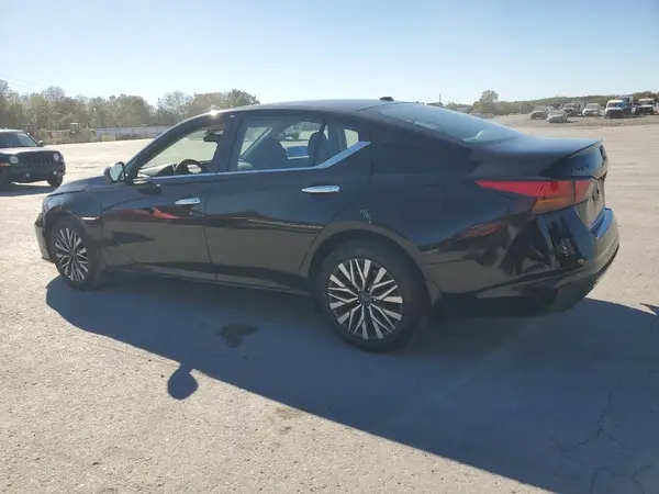 1N4BL4DV1SN397257 2025 NISSAN ALTIMA - Image 2