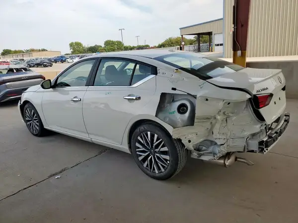 1N4BL4DV1SN399493 2025 NISSAN ALTIMA - Image 2