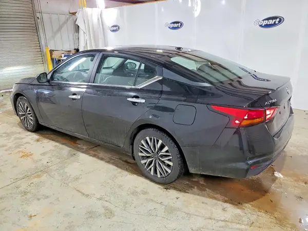 1N4BL4DV1SN401436 2025 NISSAN ALTIMA - Image 2