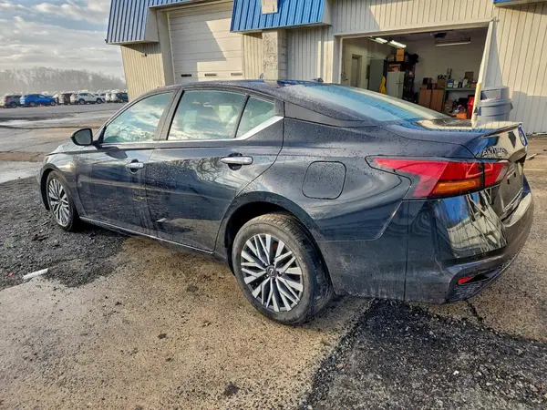 1N4BL4DV1SN402635 2025 NISSAN ALTIMA - Image 2