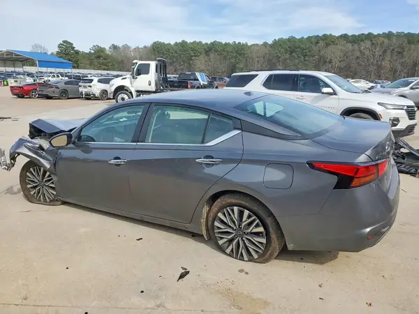 1N4BL4DV1SN403736 2025 NISSAN ALTIMA - Image 2