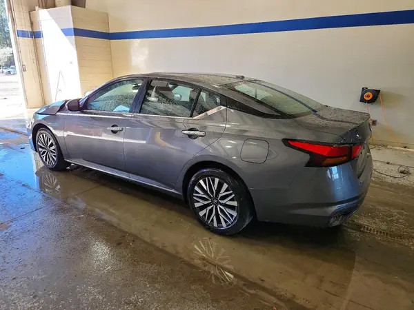 1N4BL4DV1SN404031 2025 NISSAN ALTIMA - Image 2