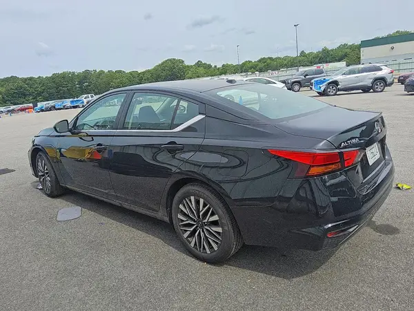 1N4BL4DV1TN329090 2026 NISSAN ALTIMA - Image 2