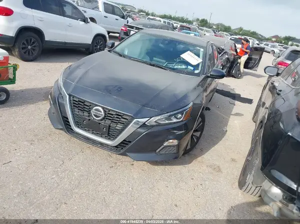 1N4BL4DV2NN376938 2022 NISSAN ALTIMA - Image 2