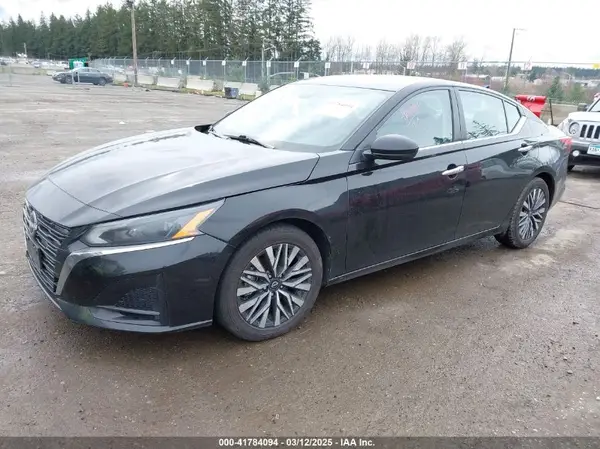 1N4BL4DV2PN326799 2023 NISSAN ALTIMA - Image 2
