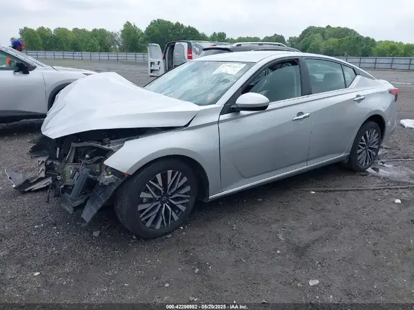 1N4BL4DV2PN330643 2023 NISSAN ALTIMA - Image 2