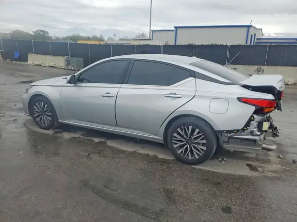 1N4BL4DV2PN340170 2023 NISSAN ALTIMA - Image 2