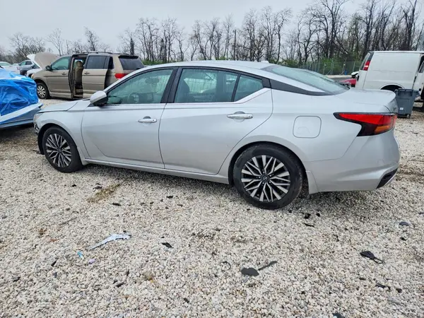 1N4BL4DV2PN354232 2023 NISSAN ALTIMA - Image 2