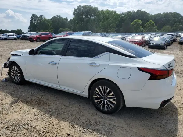 1N4BL4DV2PN366848 2023 NISSAN ALTIMA - Image 2