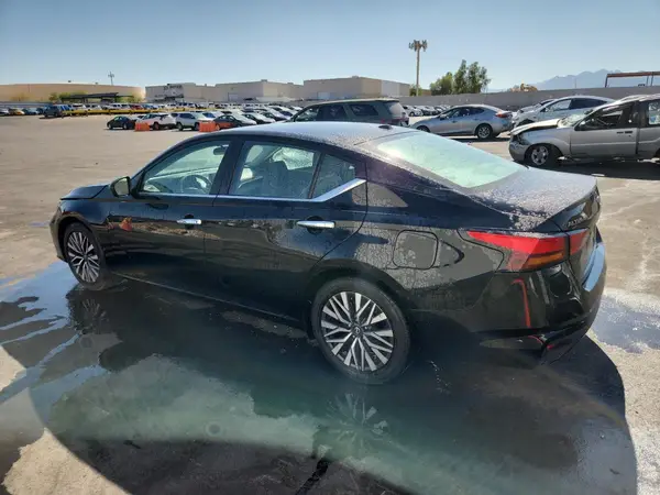 1N4BL4DV2PN370219 2023 NISSAN ALTIMA - Image 2