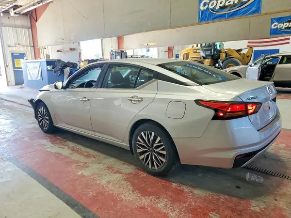 1N4BL4DV2PN372388 2023 NISSAN ALTIMA - Image 2