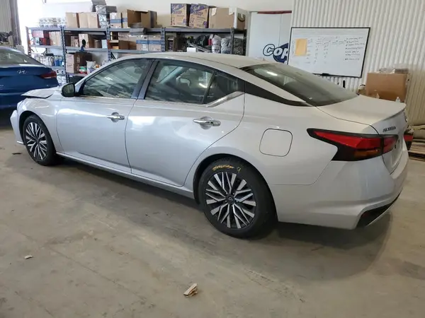 1N4BL4DV2PN387120 2023 NISSAN ALTIMA - Image 2