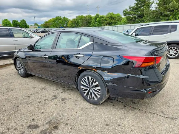 1N4BL4DV2PN387800 2023 NISSAN ALTIMA - Image 2