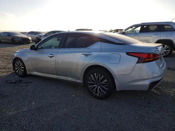 1N4BL4DV2PN398800 2023 NISSAN ALTIMA - Image 2