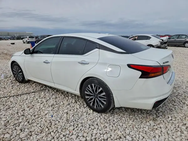 1N4BL4DV2PN411318 2023 NISSAN ALTIMA - Image 2