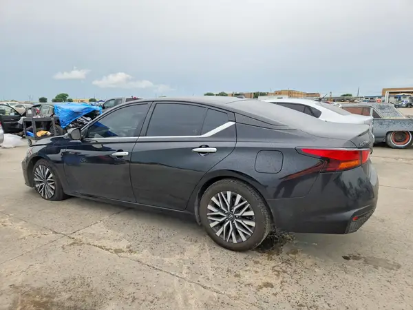 1N4BL4DV2RN305129 2024 NISSAN ALTIMA - Image 2