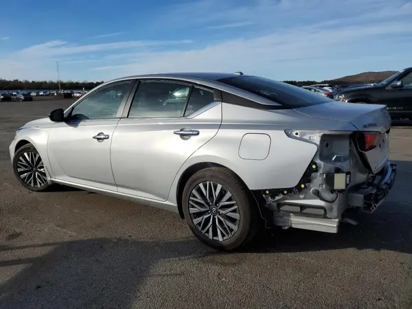 1N4BL4DV2RN315885 2024 NISSAN ALTIMA - Image 2