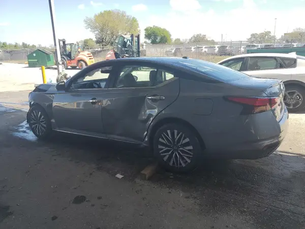 1N4BL4DV2RN322013 2024 NISSAN ALTIMA - Image 2
