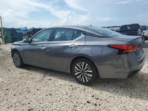 1N4BL4DV2RN334002 2024 NISSAN ALTIMA - Image 2