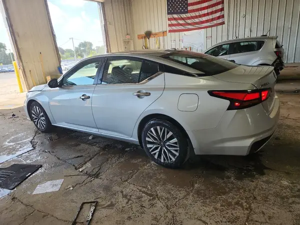 1N4BL4DV2RN340219 2024 NISSAN ALTIMA - Image 2