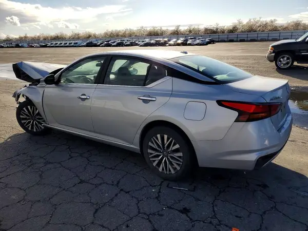 1N4BL4DV2RN341113 2024 NISSAN ALTIMA - Image 2