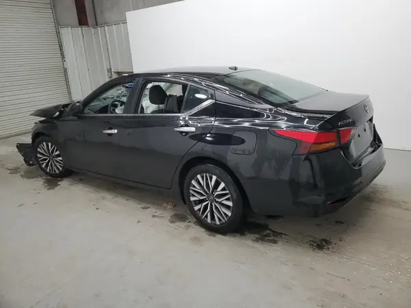 1N4BL4DV2RN350863 2024 NISSAN ALTIMA - Image 2