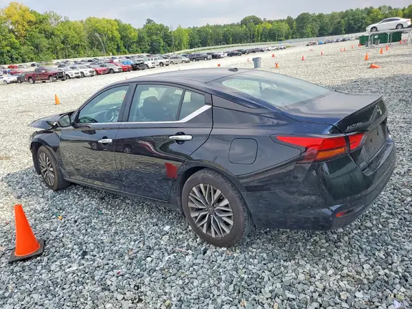 1N4BL4DV2RN364021 2024 NISSAN ALTIMA - Image 2