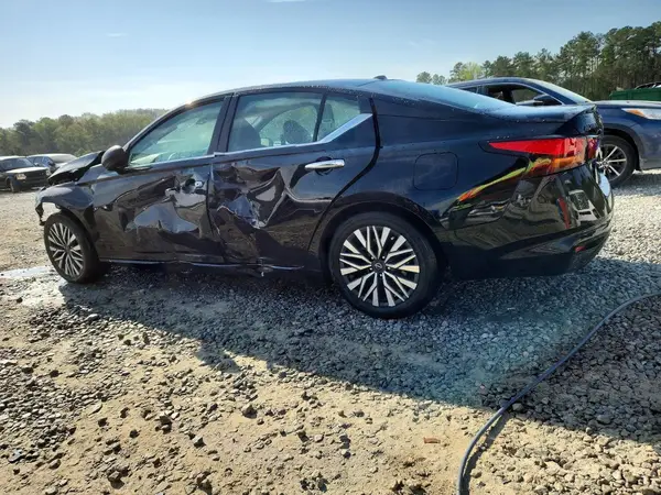 1N4BL4DV2RN378565 2024 NISSAN ALTIMA - Image 2