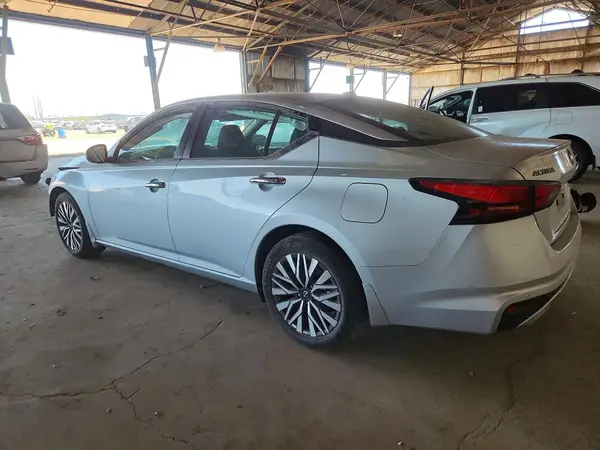 1N4BL4DV2RN381305 2024 NISSAN ALTIMA - Image 2