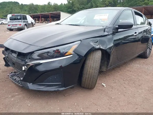 1N4BL4DV2RN385709 2024 NISSAN ALTIMA - Image 2