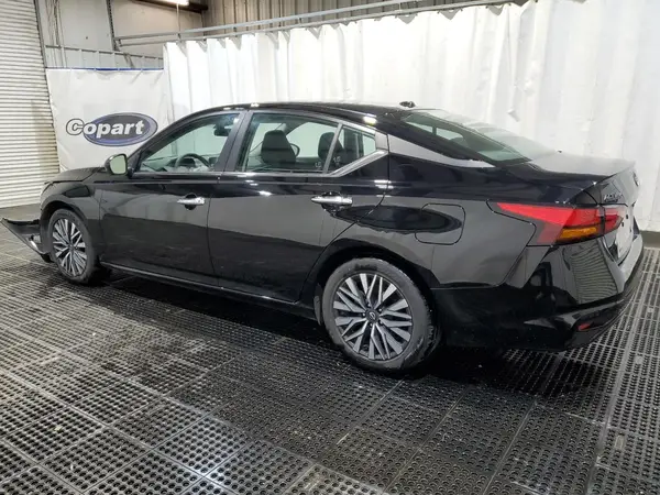 1N4BL4DV2RN385743 2024 NISSAN ALTIMA - Image 2