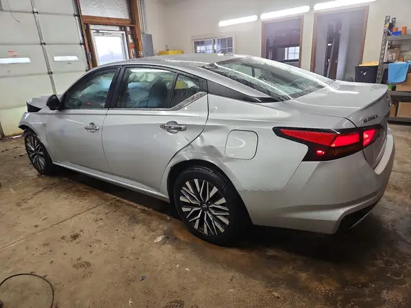 1N4BL4DV2RN389730 2024 NISSAN ALTIMA - Image 2