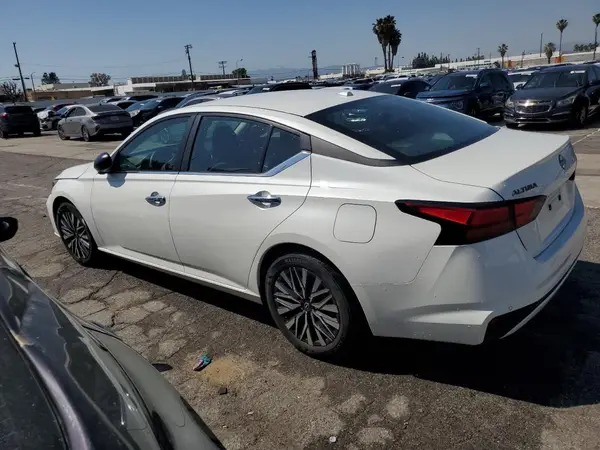 1N4BL4DV2RN394605 2024 NISSAN ALTIMA - Image 2