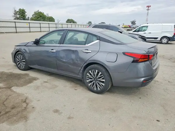 1N4BL4DV2RN395480 2024 NISSAN ALTIMA - Image 2