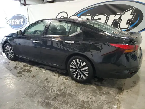 1N4BL4DV2RN397018 2024 NISSAN ALTIMA - Image 2