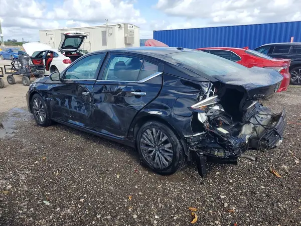 1N4BL4DV2RN399707 2024 NISSAN ALTIMA - Image 2