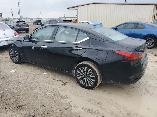 1N4BL4DV2RN428087 2024 NISSAN ALTIMA - Image 2