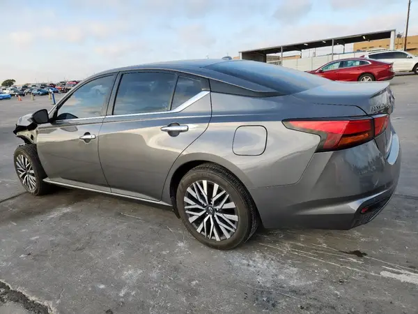 1N4BL4DV2RN430499 2024 NISSAN ALTIMA - Image 2