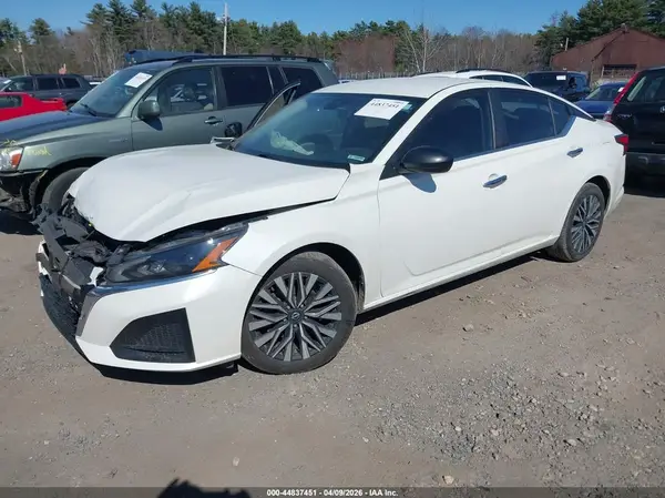 1N4BL4DV2RN433273 2024 NISSAN ALTIMA - Image 2
