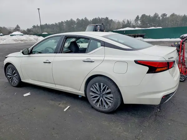 1N4BL4DV2RN433340 2024 NISSAN ALTIMA - Image 2
