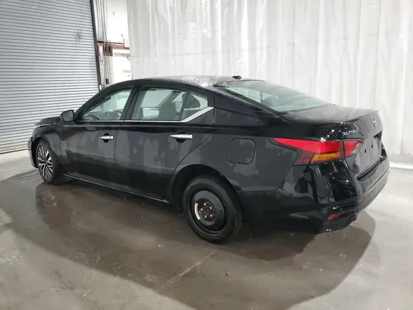 1N4BL4DV2RN433712 2024 NISSAN ALTIMA - Image 2