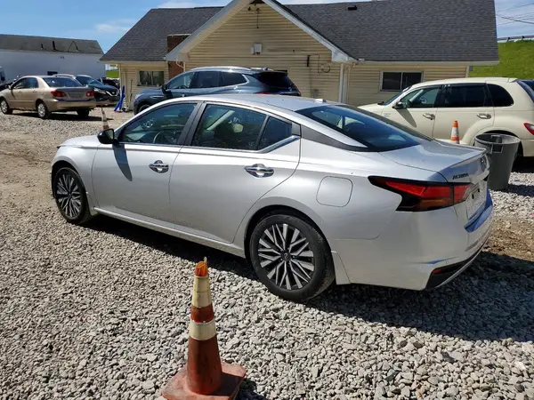 1N4BL4DV2RN434083 2024 NISSAN ALTIMA - Image 2