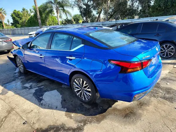 1N4BL4DV2SN300390 2025 NISSAN ALTIMA - Image 2