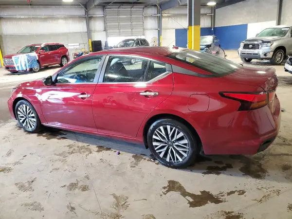 1N4BL4DV2SN301510 2025 NISSAN ALTIMA - Image 2