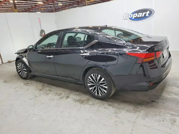 1N4BL4DV2SN303936 2025 NISSAN ALTIMA - Image 2